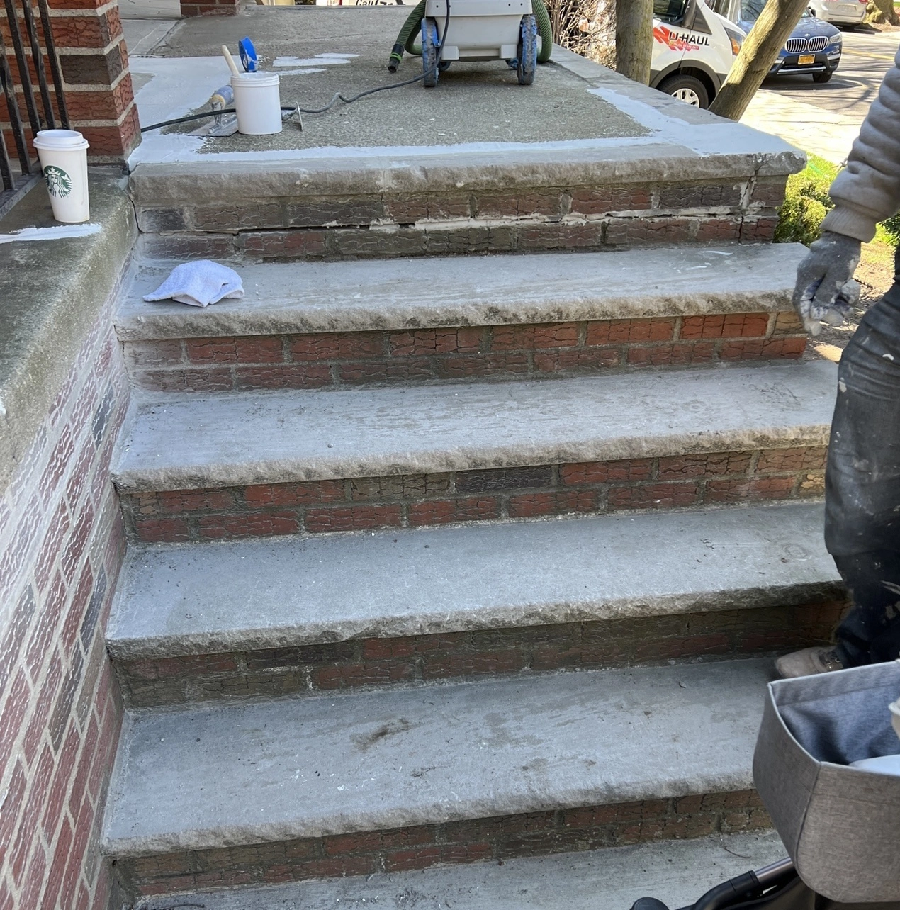 313-1. Brooklyn - Left Staircase (before) (1)